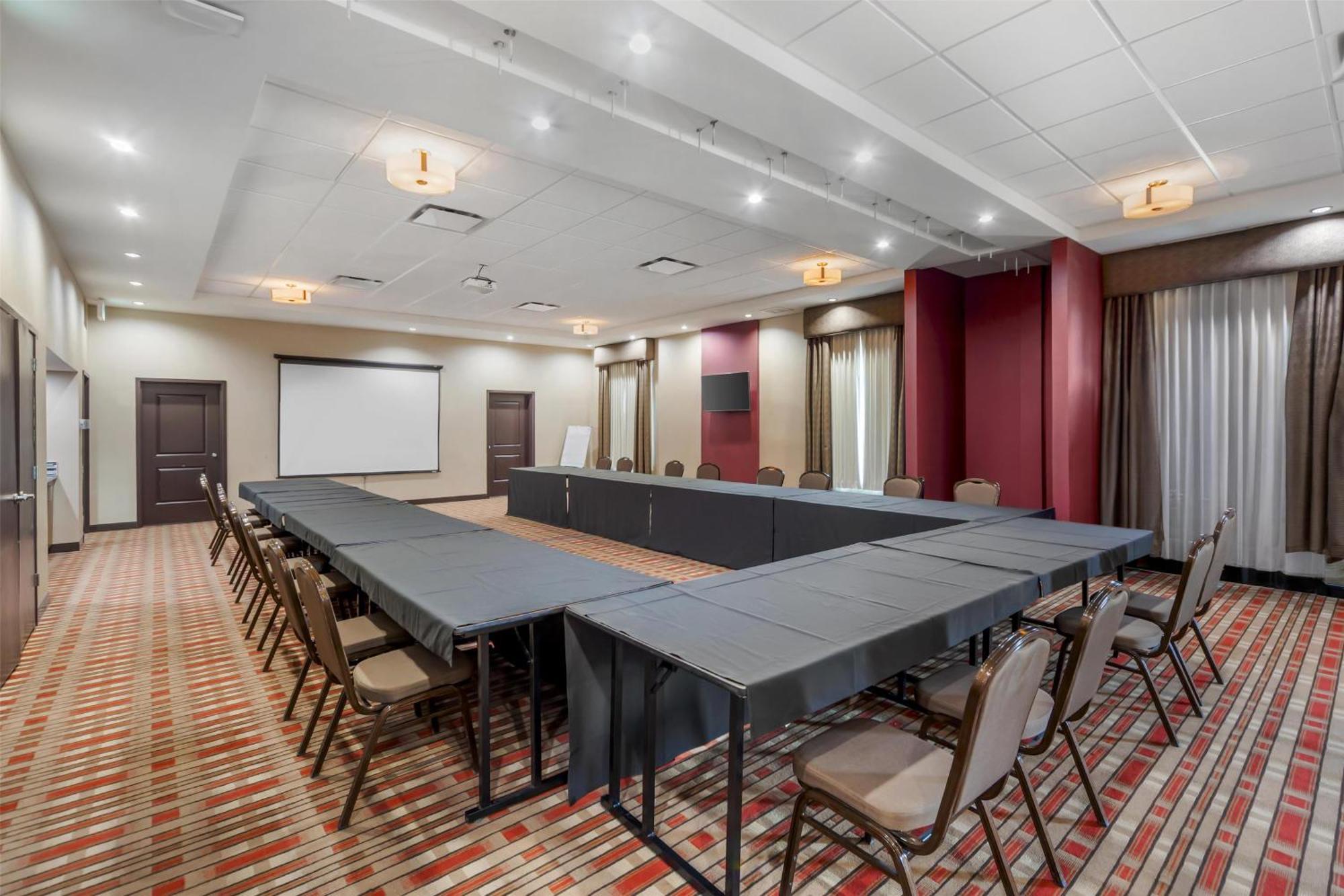 Best Western Plus Hinton Inn & Suites Εξωτερικό φωτογραφία