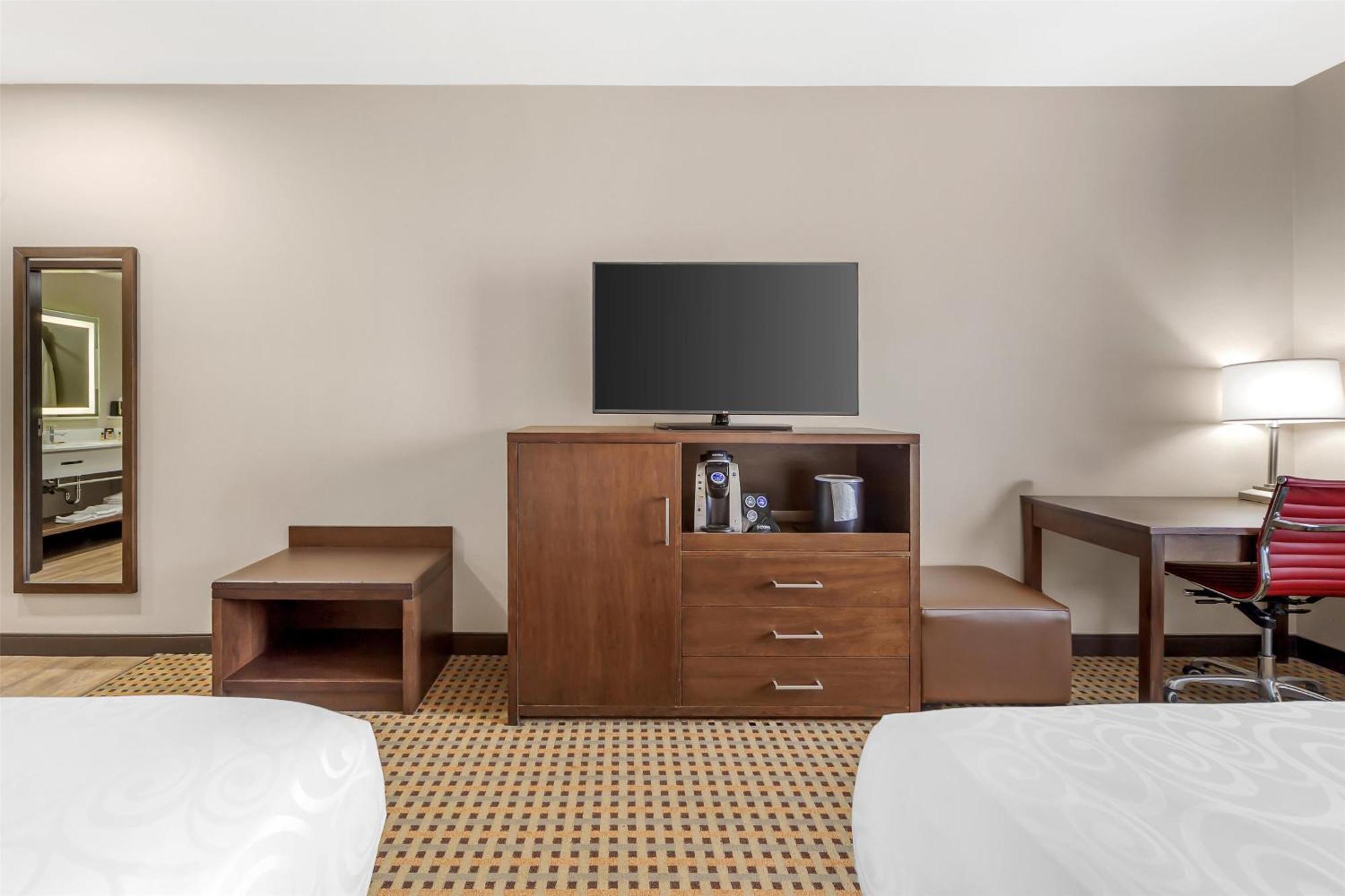 Best Western Plus Hinton Inn & Suites Εξωτερικό φωτογραφία