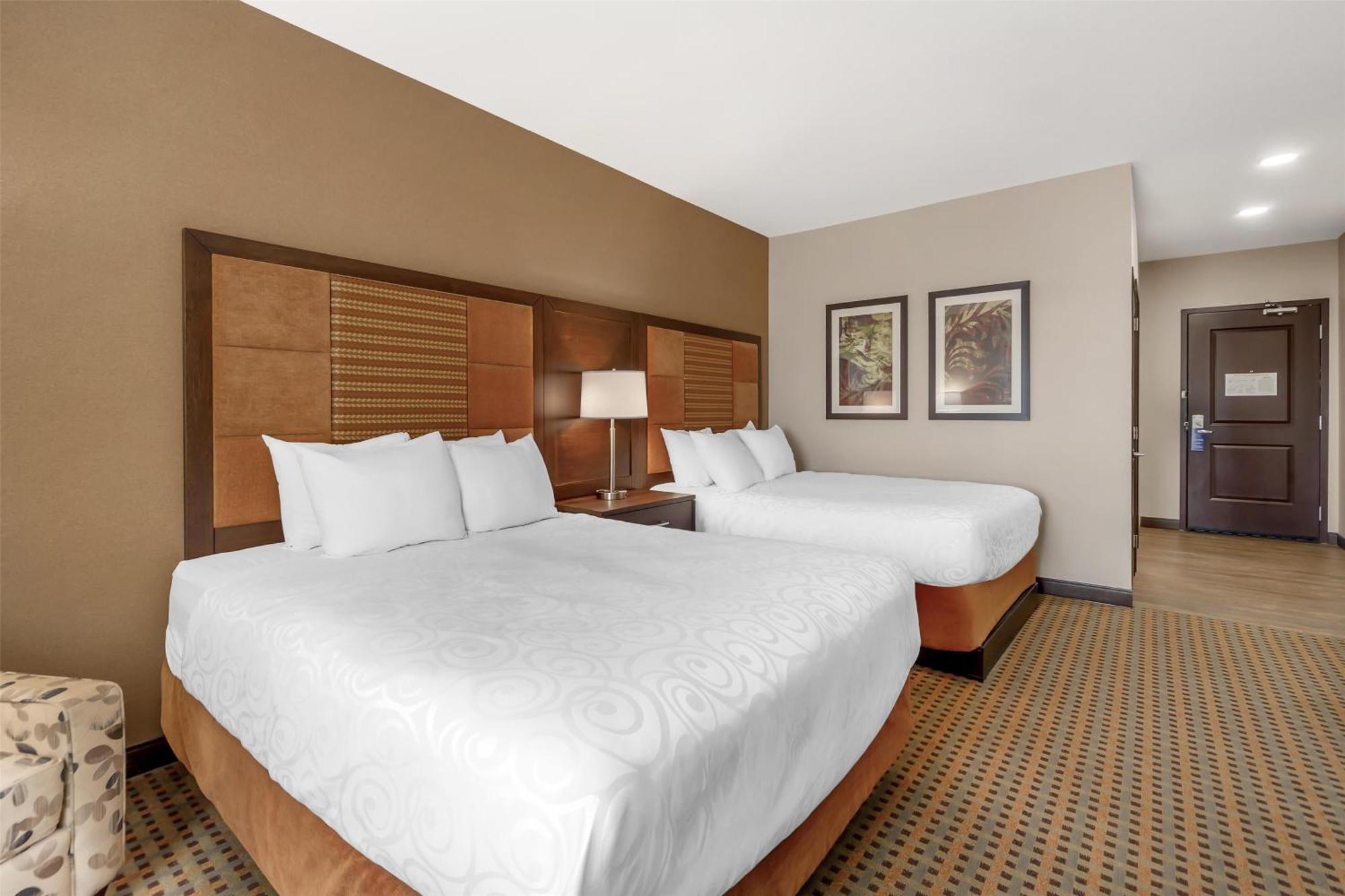 Best Western Plus Hinton Inn & Suites Εξωτερικό φωτογραφία