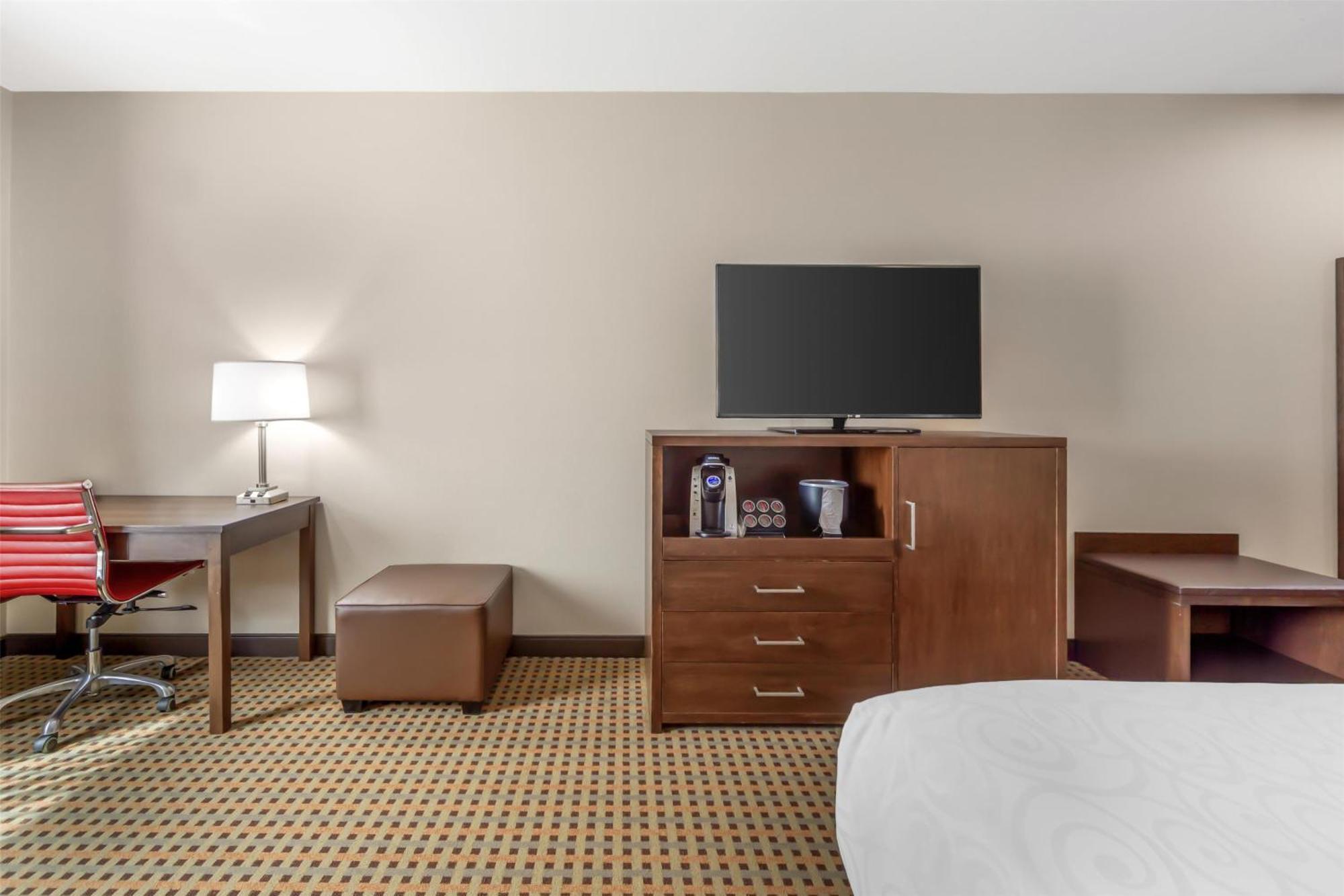 Best Western Plus Hinton Inn & Suites Εξωτερικό φωτογραφία