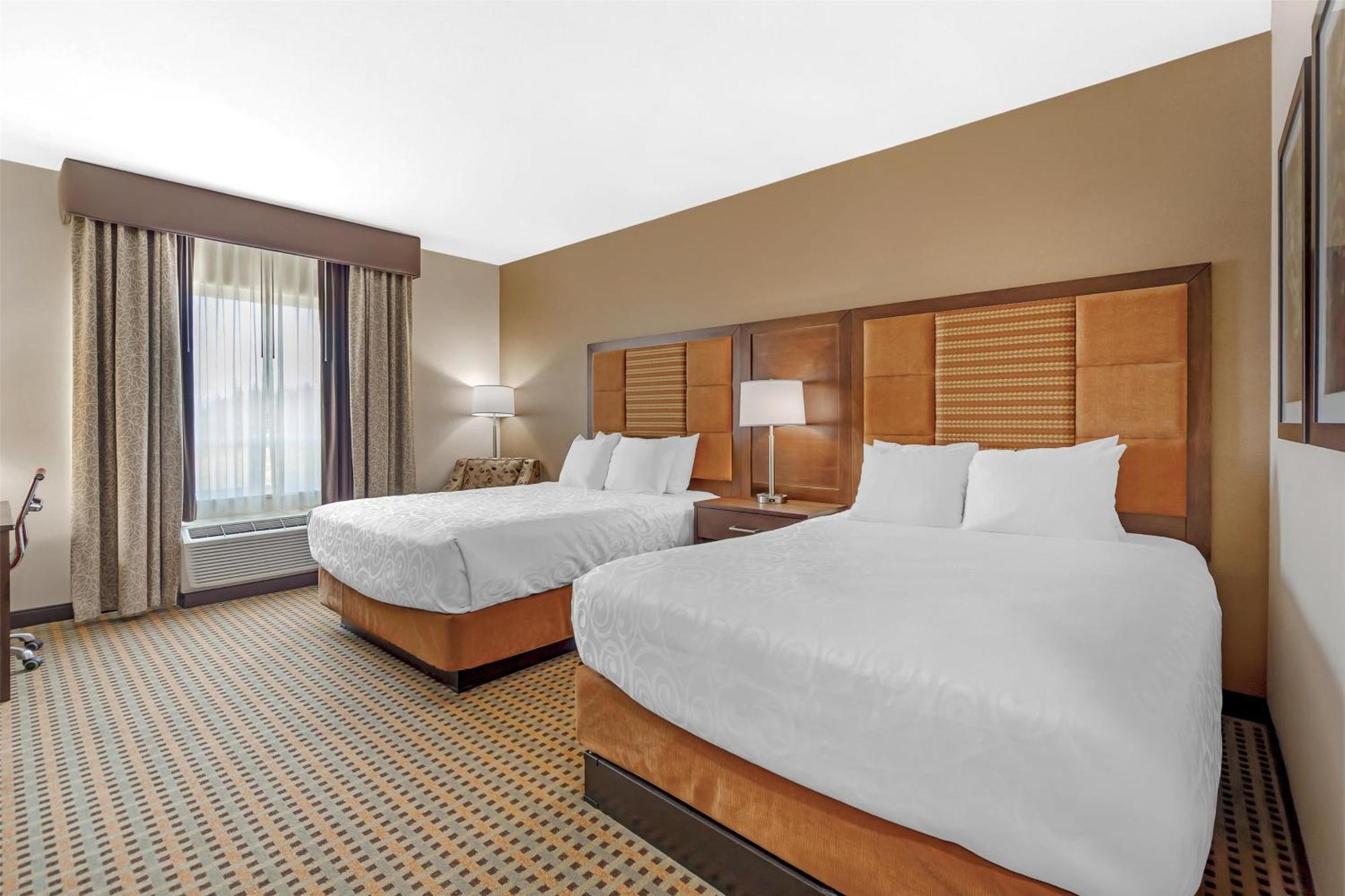 Best Western Plus Hinton Inn & Suites Εξωτερικό φωτογραφία