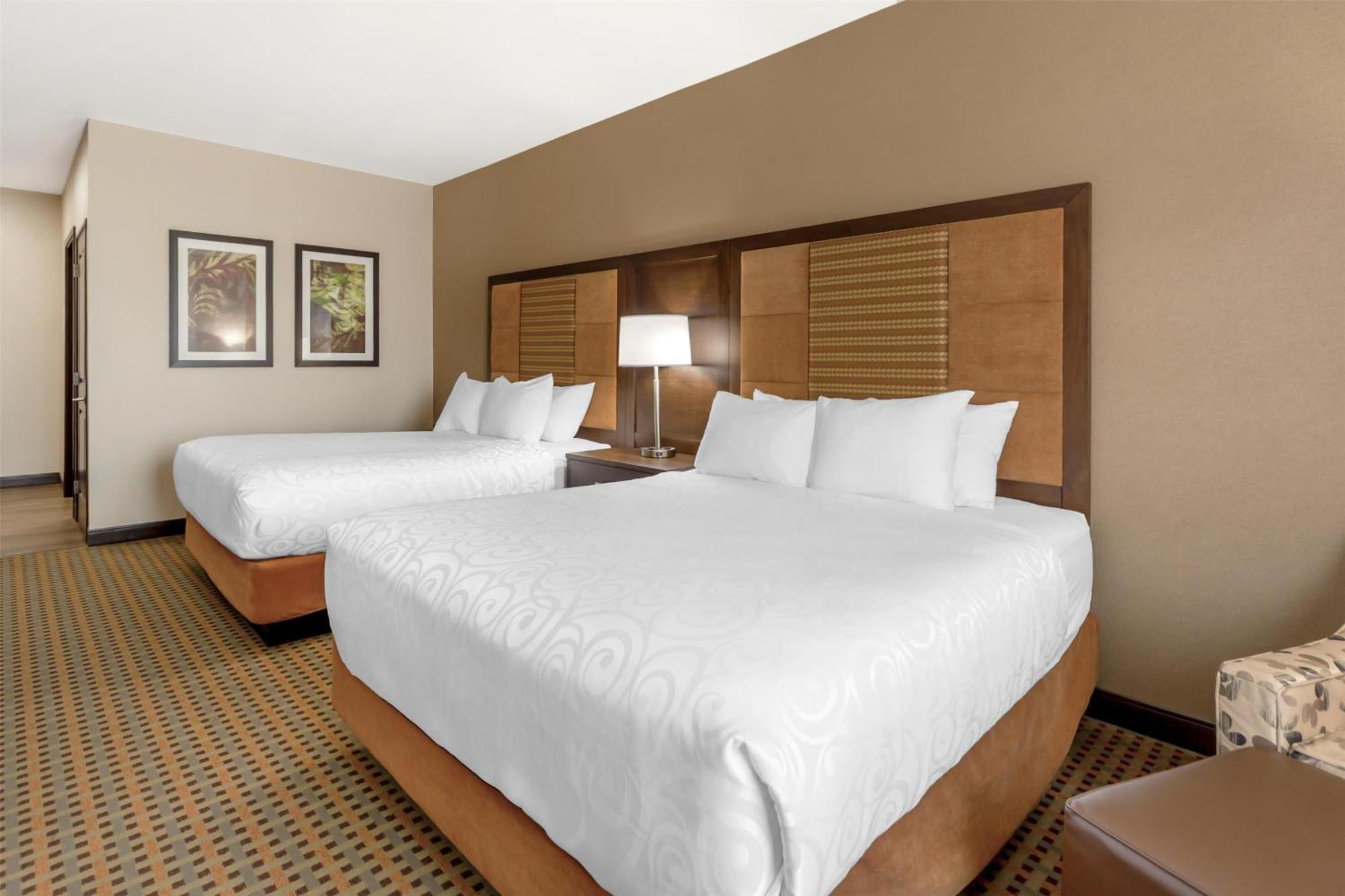 Best Western Plus Hinton Inn & Suites Εξωτερικό φωτογραφία