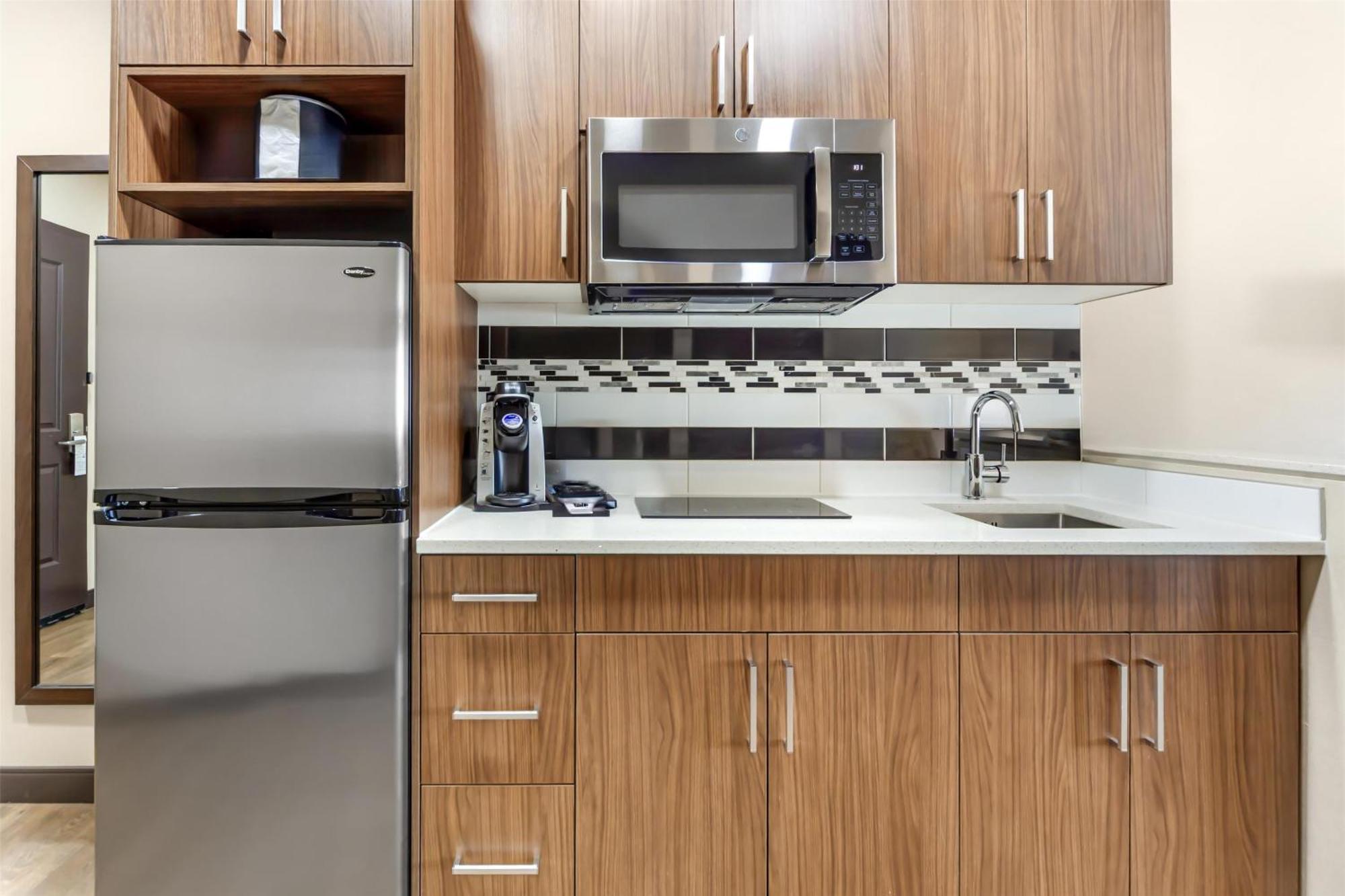 Best Western Plus Hinton Inn & Suites Εξωτερικό φωτογραφία