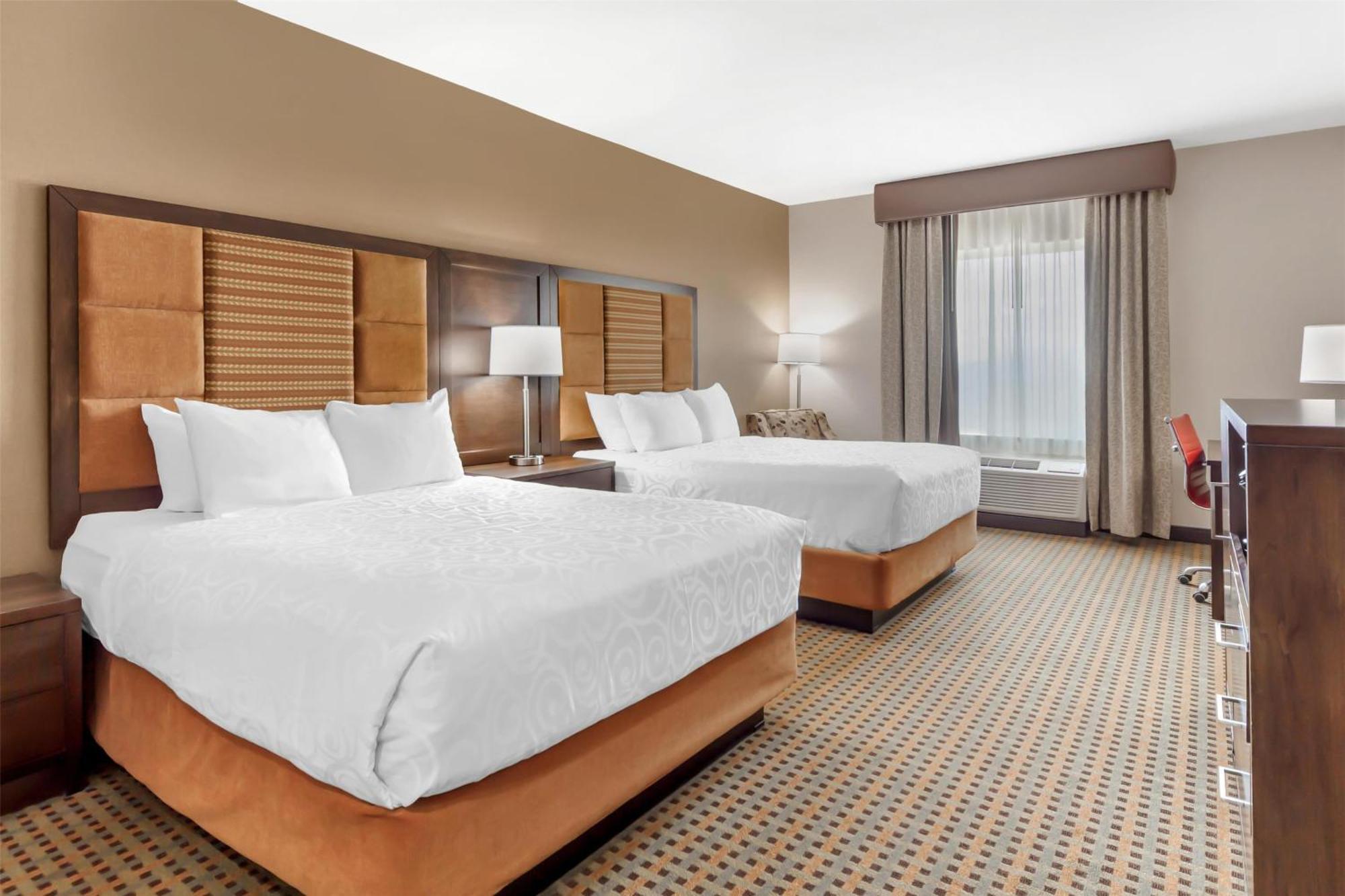 Best Western Plus Hinton Inn & Suites Εξωτερικό φωτογραφία