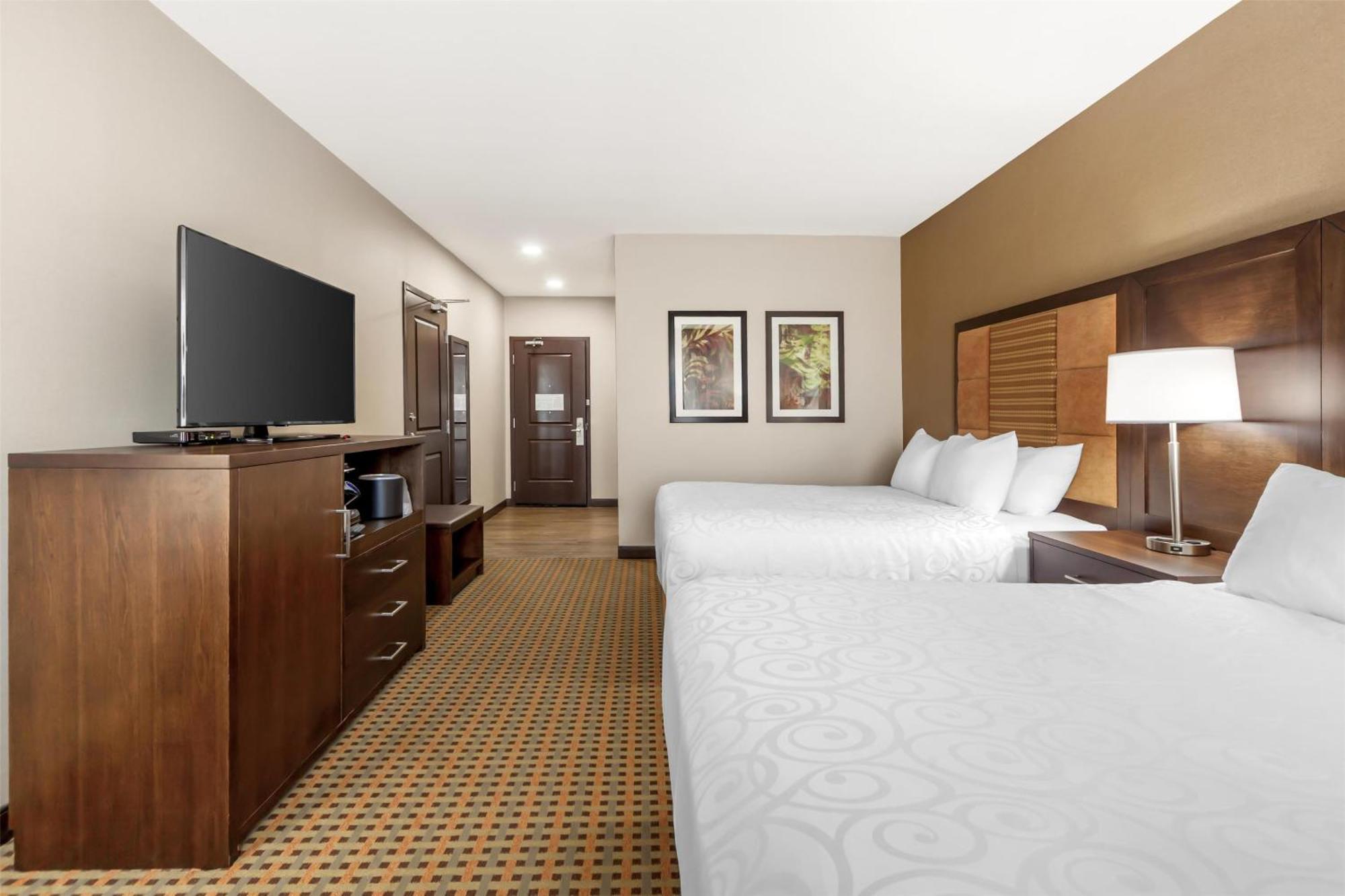 Best Western Plus Hinton Inn & Suites Εξωτερικό φωτογραφία