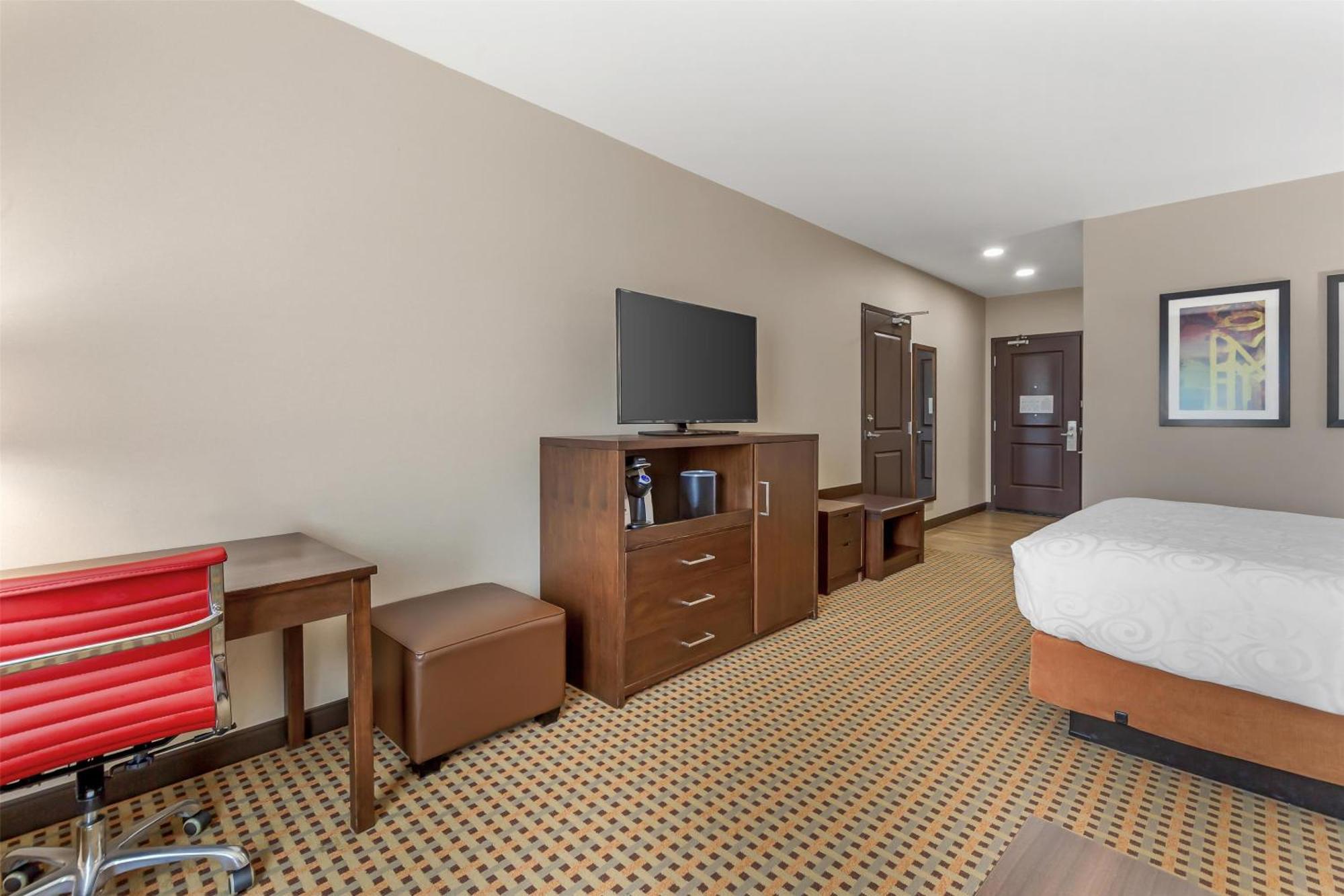Best Western Plus Hinton Inn & Suites Εξωτερικό φωτογραφία