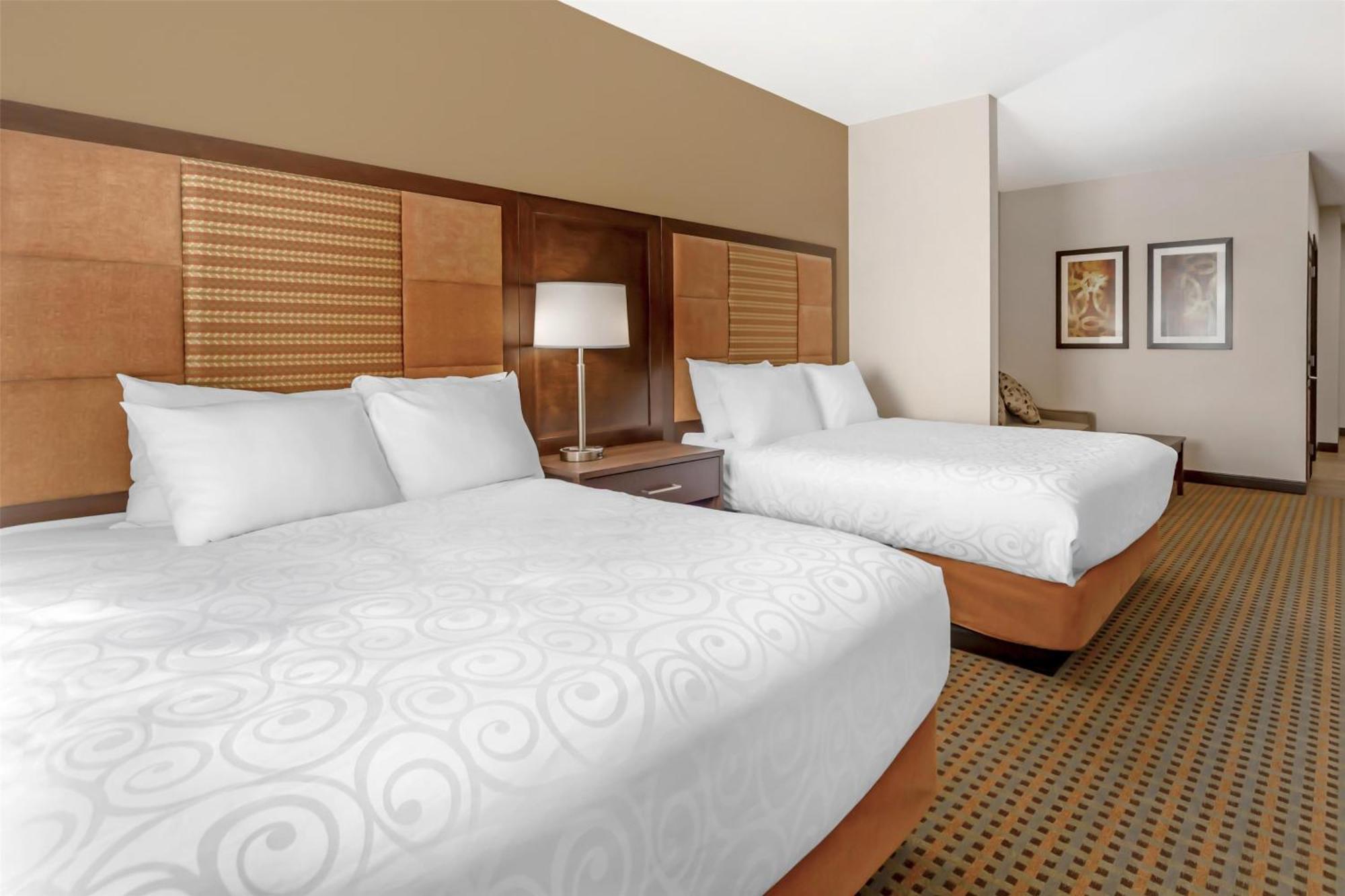 Best Western Plus Hinton Inn & Suites Εξωτερικό φωτογραφία