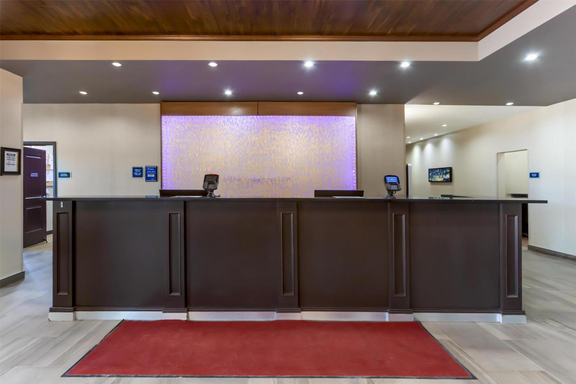 Best Western Plus Hinton Inn & Suites Εξωτερικό φωτογραφία