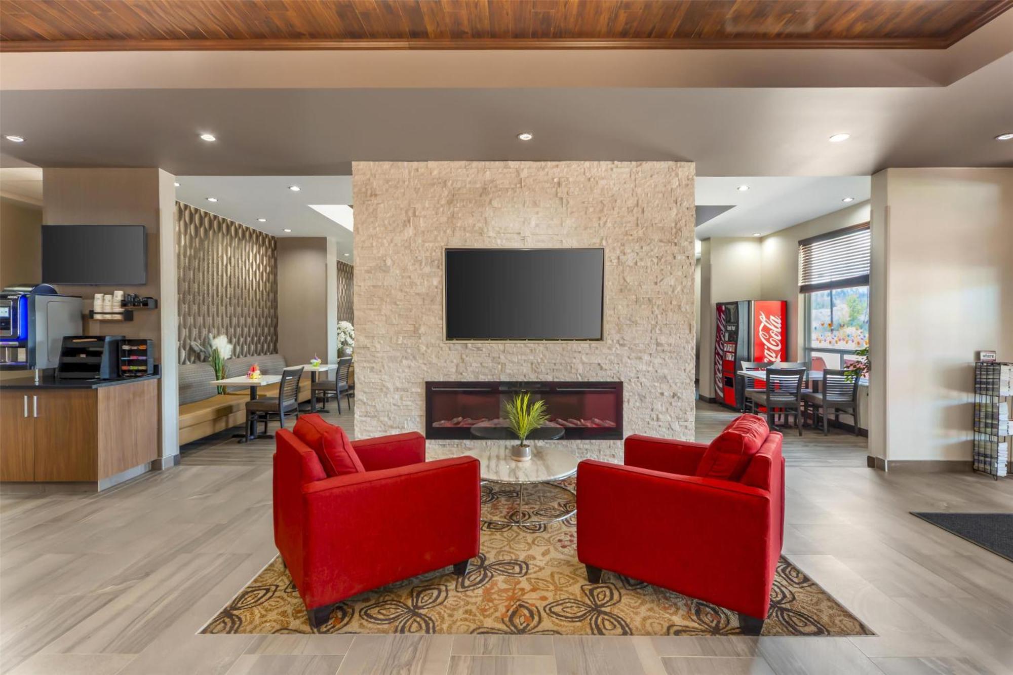 Best Western Plus Hinton Inn & Suites Εξωτερικό φωτογραφία