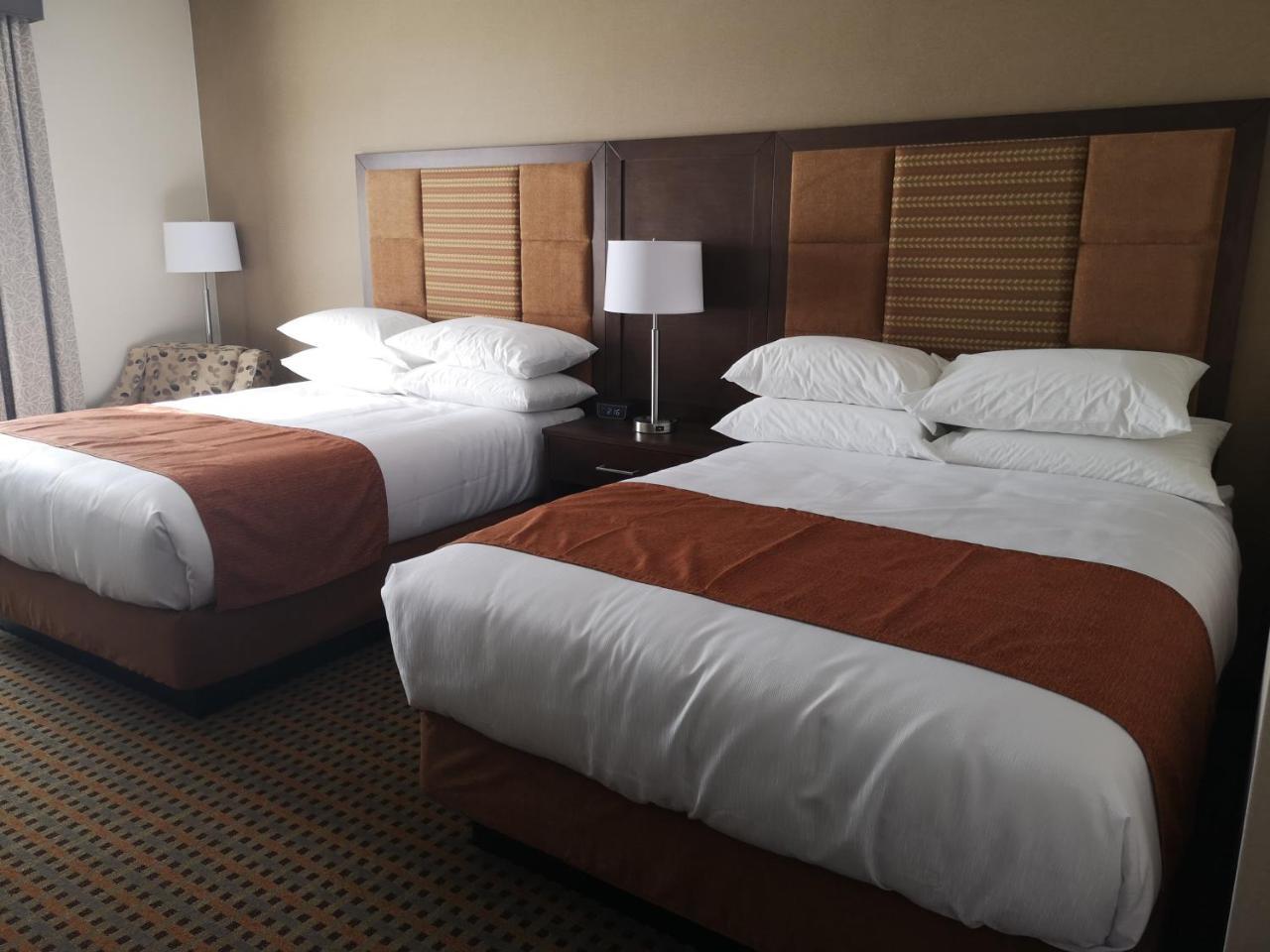 Best Western Plus Hinton Inn & Suites Εξωτερικό φωτογραφία