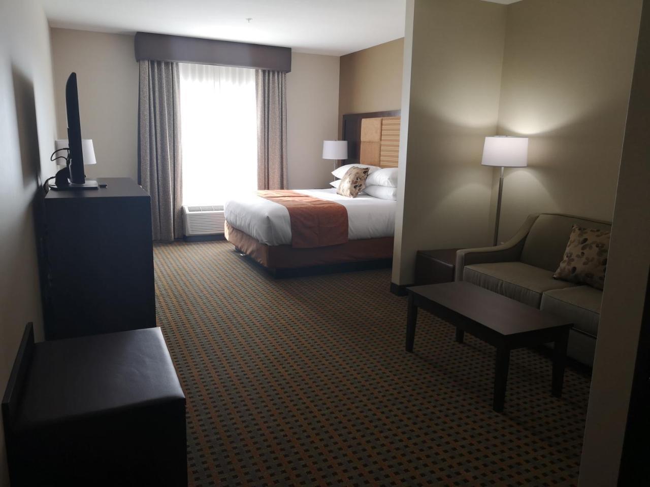 Best Western Plus Hinton Inn & Suites Εξωτερικό φωτογραφία