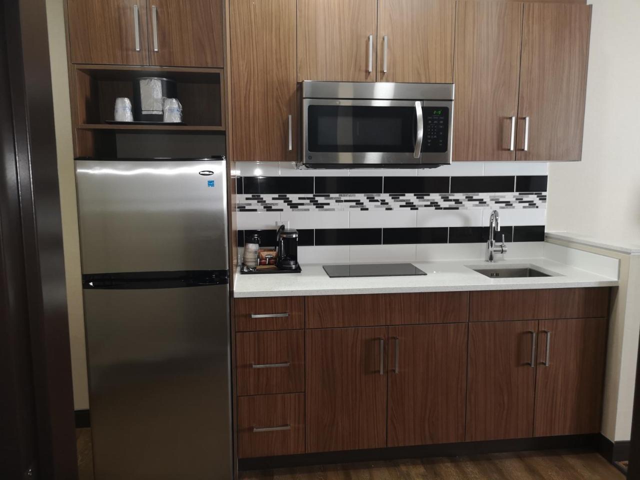 Best Western Plus Hinton Inn & Suites Εξωτερικό φωτογραφία