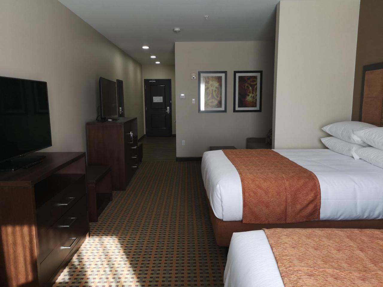 Best Western Plus Hinton Inn & Suites Εξωτερικό φωτογραφία