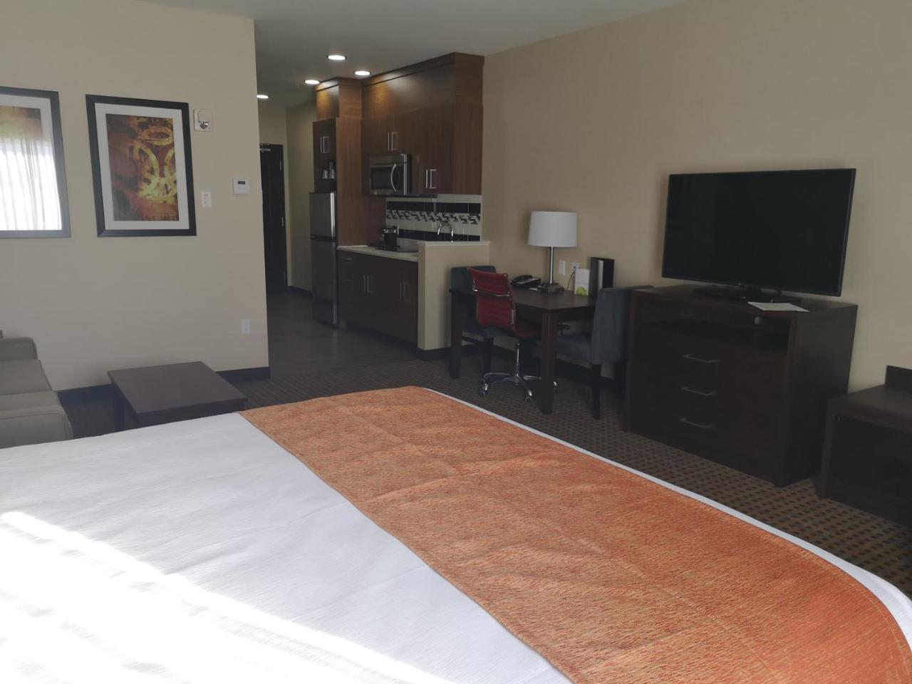 Best Western Plus Hinton Inn & Suites Εξωτερικό φωτογραφία