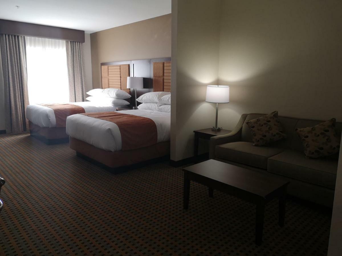 Best Western Plus Hinton Inn & Suites Εξωτερικό φωτογραφία